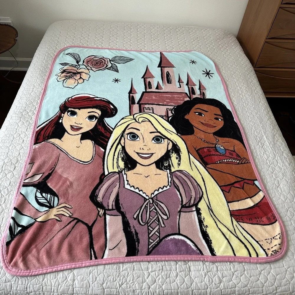 Disney Princess Blanket Ariel Moana Rapunzel Castle Northwest Fleece Throw Pink